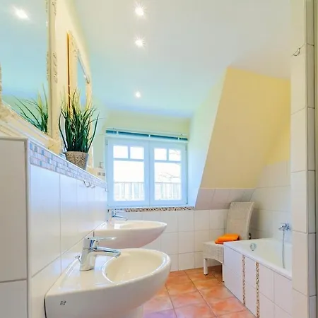 With 3 Bedrooms Nyaraló *